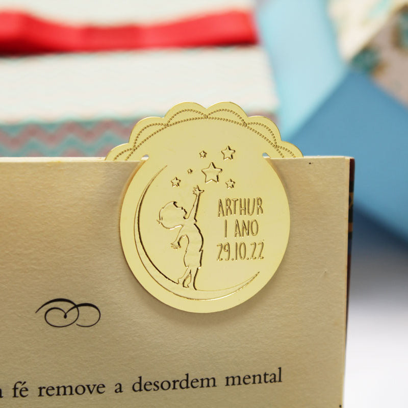 Menino e Estrelas - Marcador de Páginas para Lembrancinha Personalizada