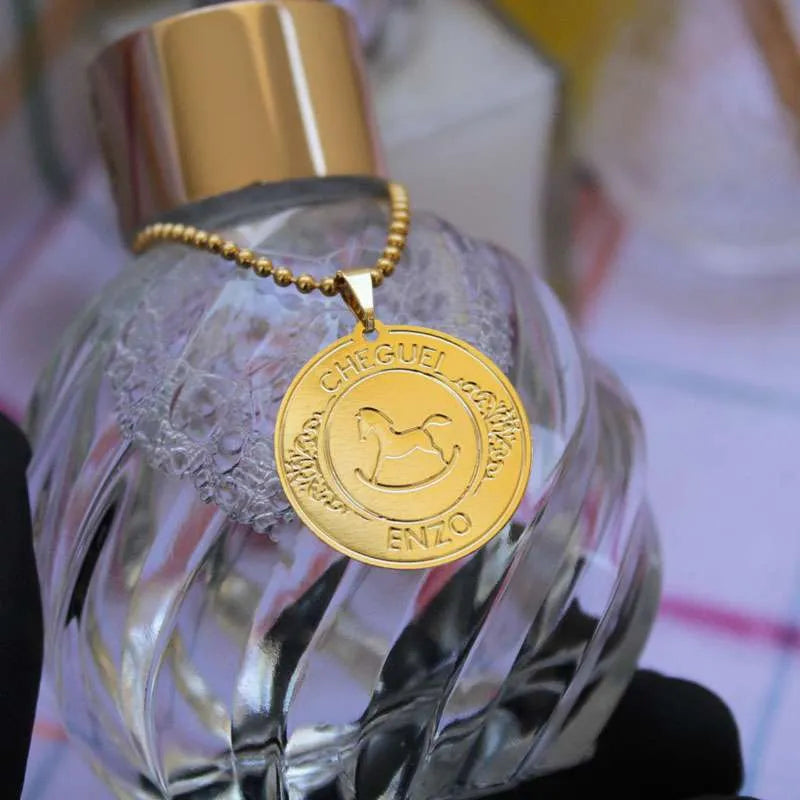 medalhinha de metal personalizada para lembrança nascimento