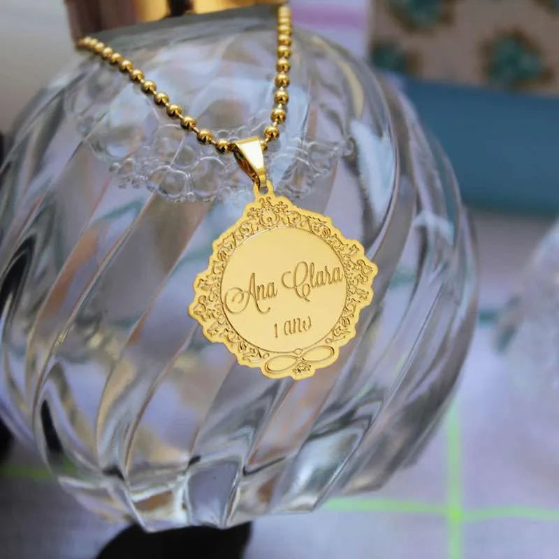 pingente de metal lembrança personalizada aniversário 1 ano de menina